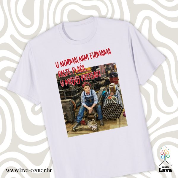 u normalnim firmama majica